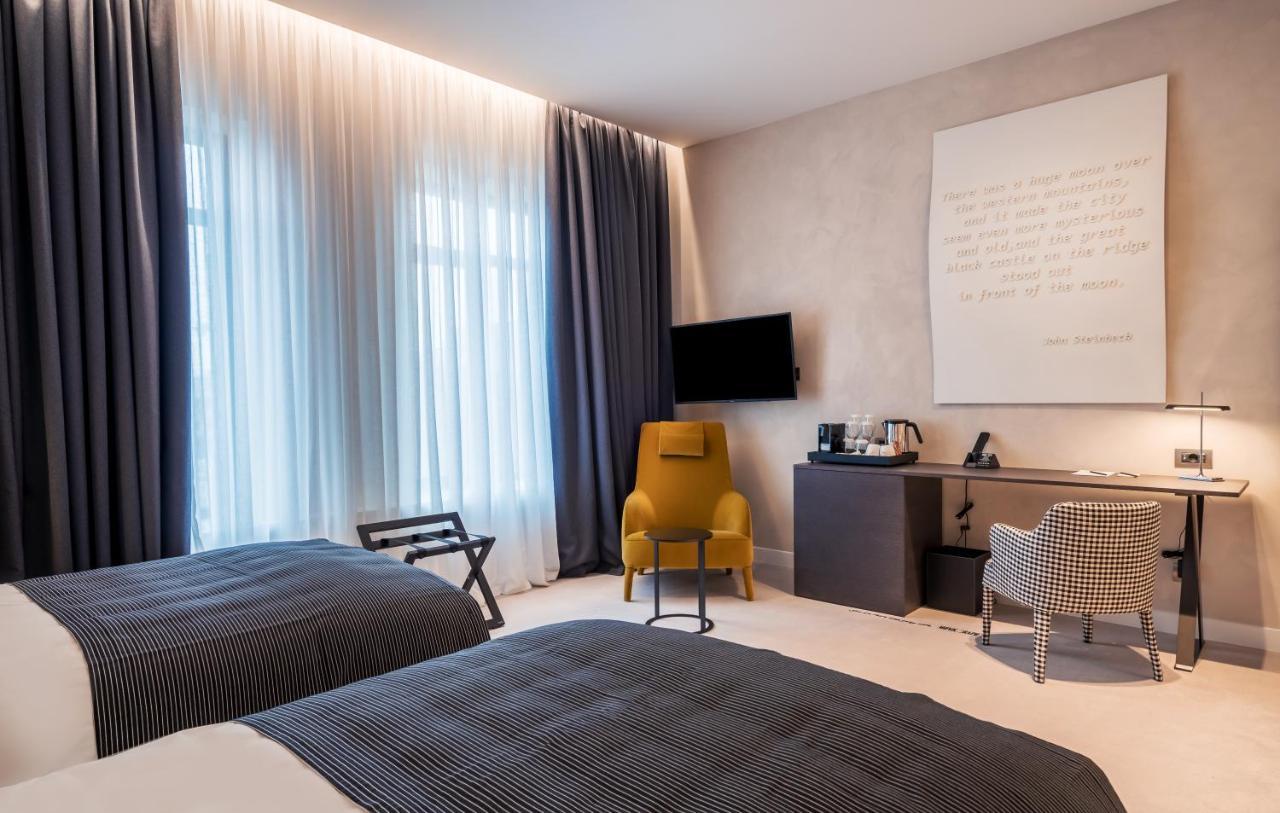 Monograph Freedom Square Hotel Tbiliszi Kültér fotó