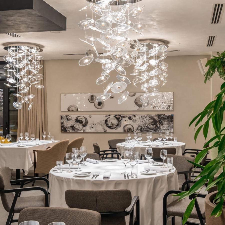 Monograph Freedom Square Hotel Tbiliszi Kültér fotó Restaurant "La Table d'Or"